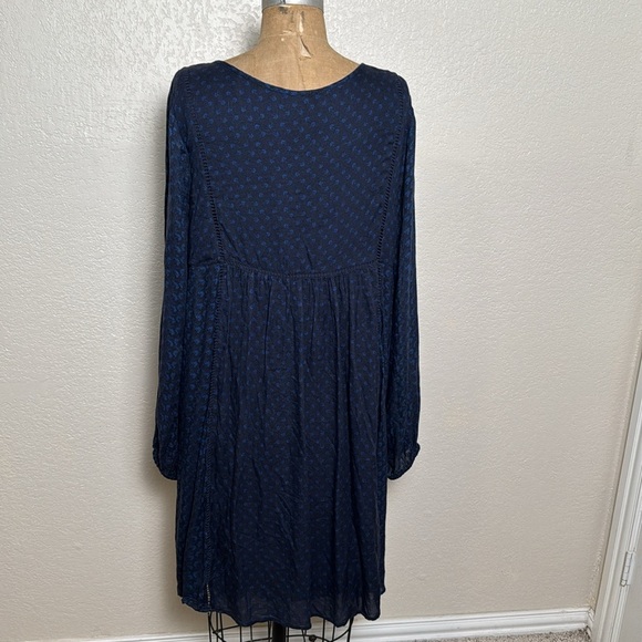 Sundance Women’s Medium Dress Navy Tie Front Round Neck Gathered Sleeve Lined - Picture 3 of 7